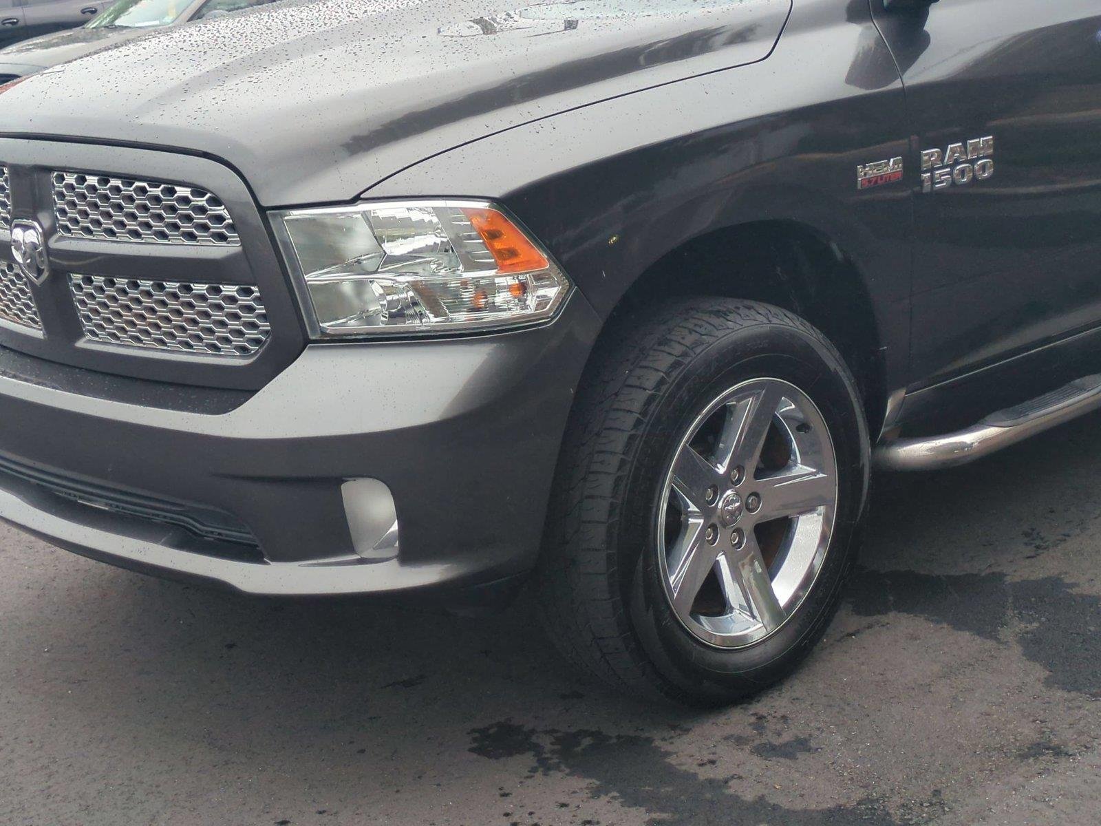 Used 2017 Granite Crystal Metallic Clearcoat Ram Express image 9