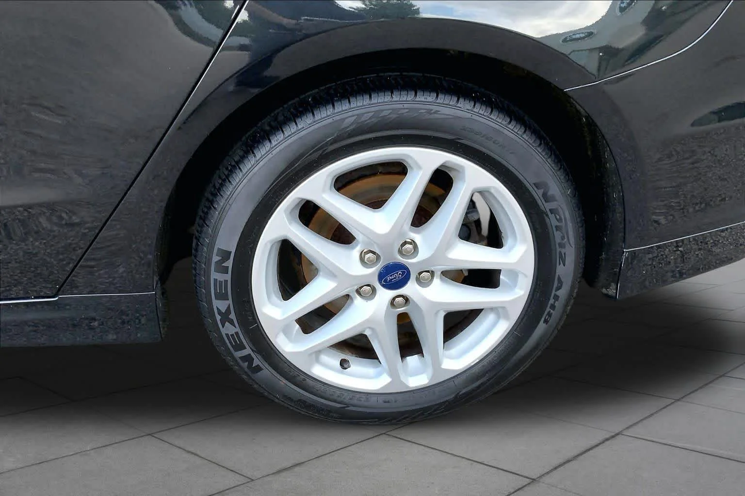 Used 2014 Tuxedo Black Metallic Ford SE image 10