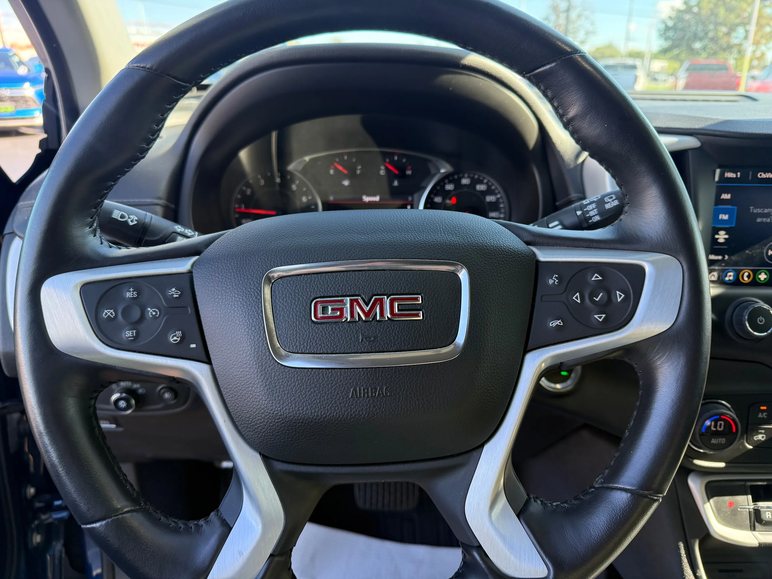 Used 2022 Marine Metallic GMC SLT image 14