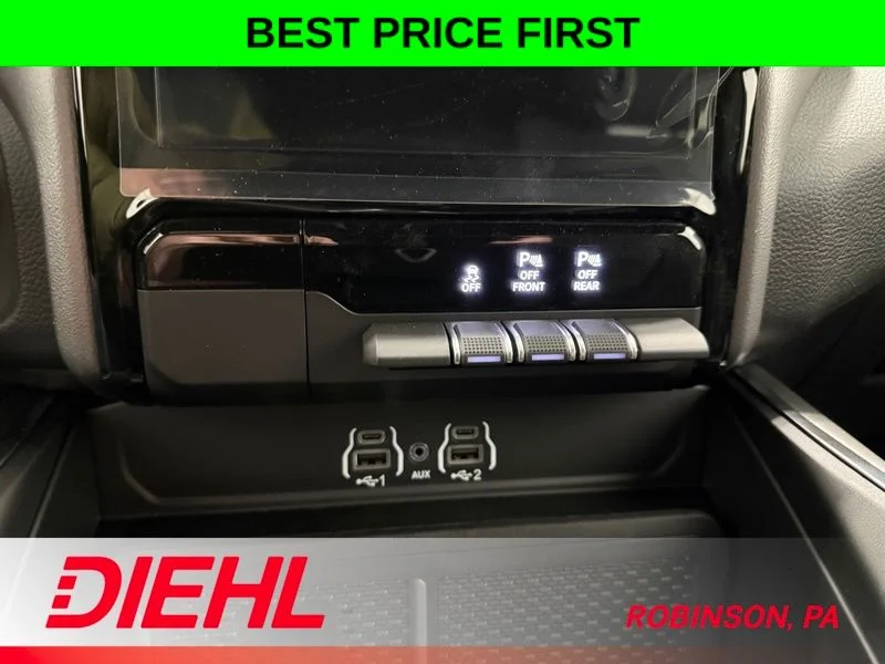 New 2026 Diamond Black Crystal Pearl-Coat Exterior Paint RAM Big Horn/Lone Star image 30