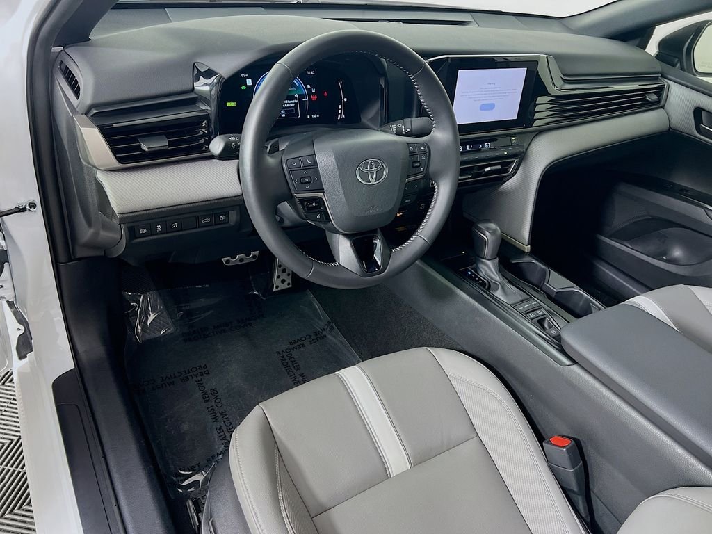 Used 2025 White Toyota SE image 9