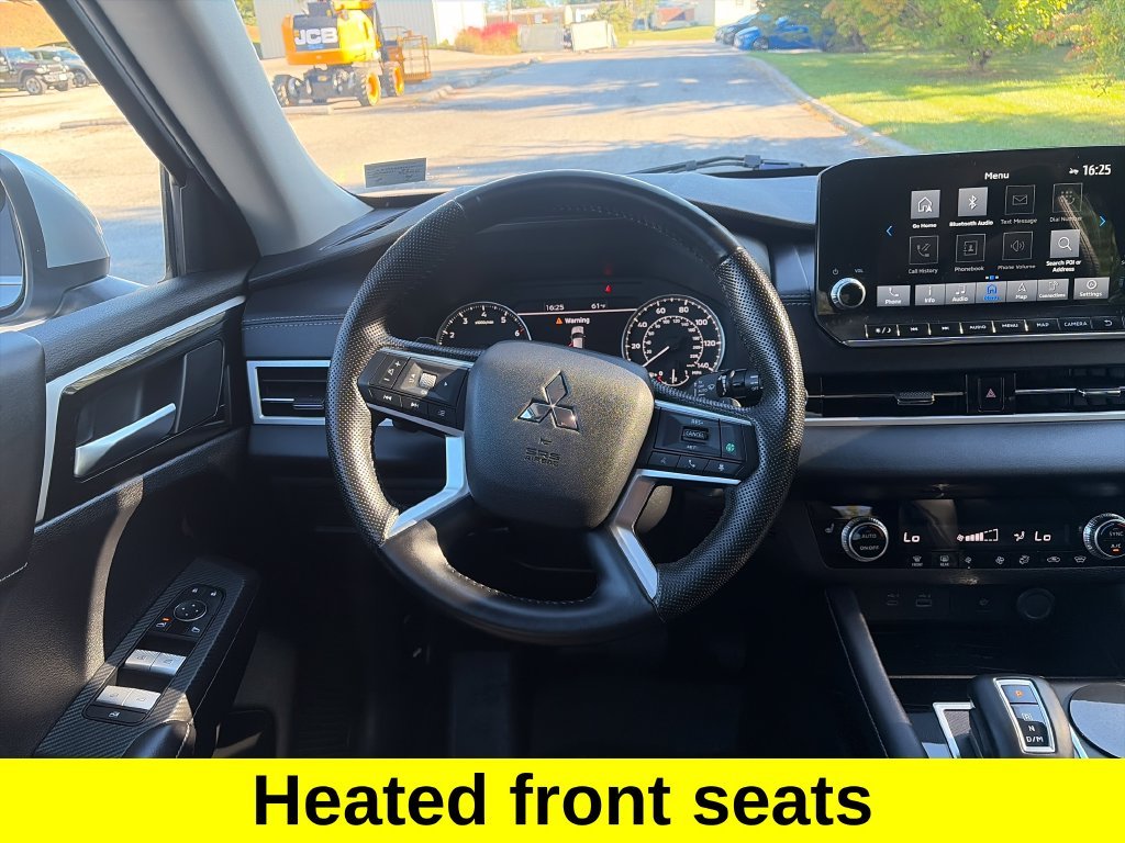 Used 2022 Silver Mitsubishi SE image 13