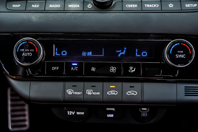 Certified Used 2025 Silver Hyundai SEL Sport image 18