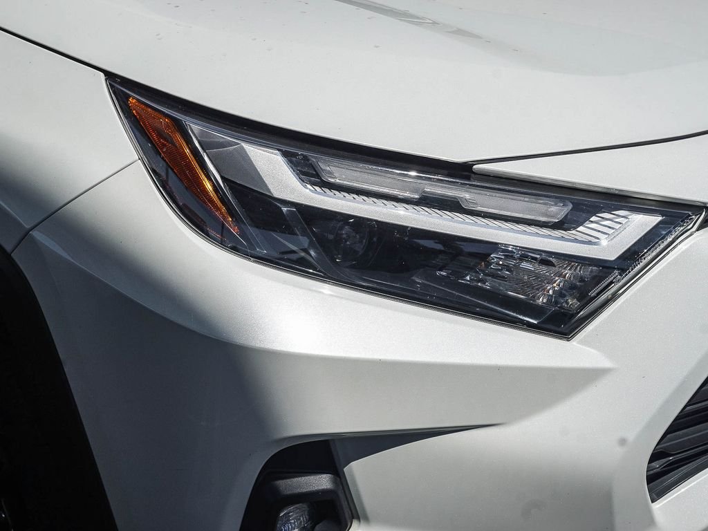 Used 2022 White Toyota XLE Premium image 10