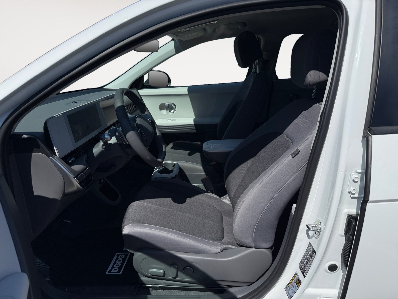 Certified Used 2024 Atlas White Hyundai SEL image 10
