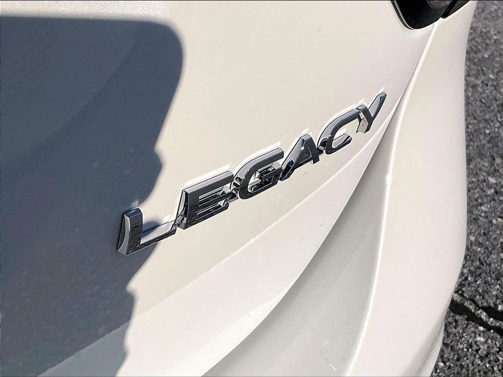Used 2025 Crystal White Pearl Subaru Limited image 29