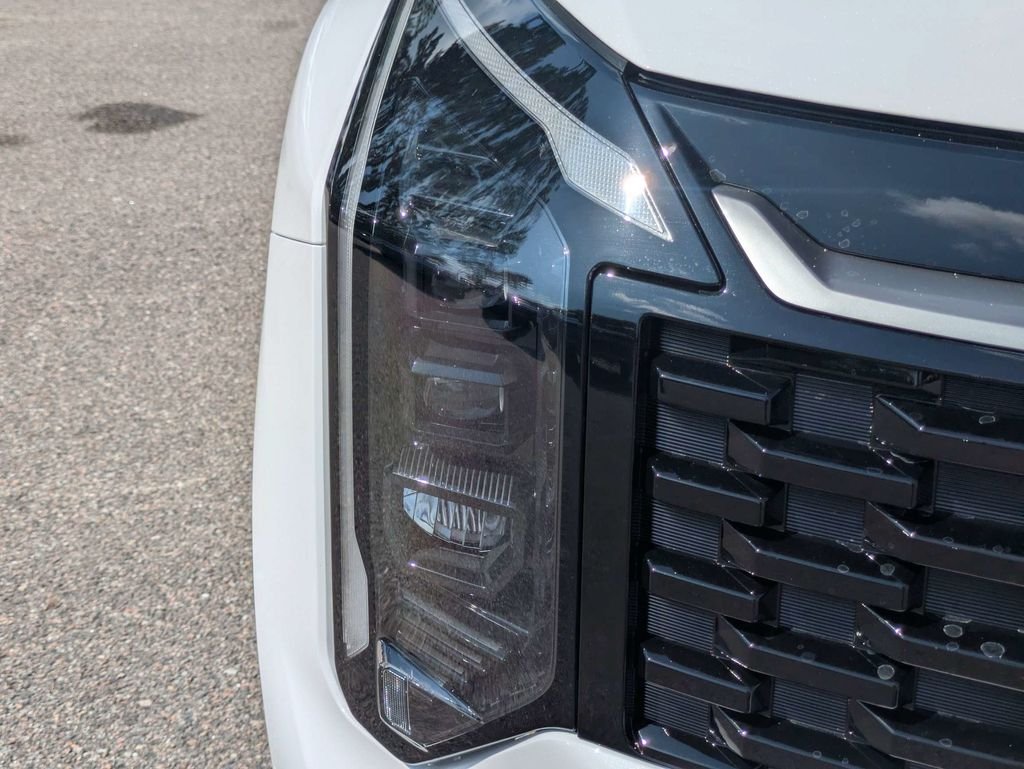 New 2026 Glacial White Pearl Kia EX image 10