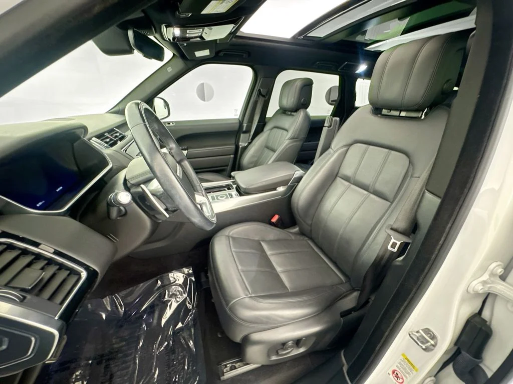 Certified Used 2022 White Land Rover HSE Silver Edition image 21