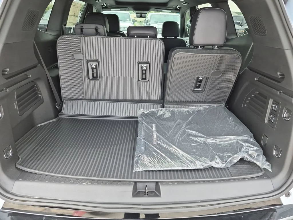 2026 GMC Acadia Denali - Photo 41