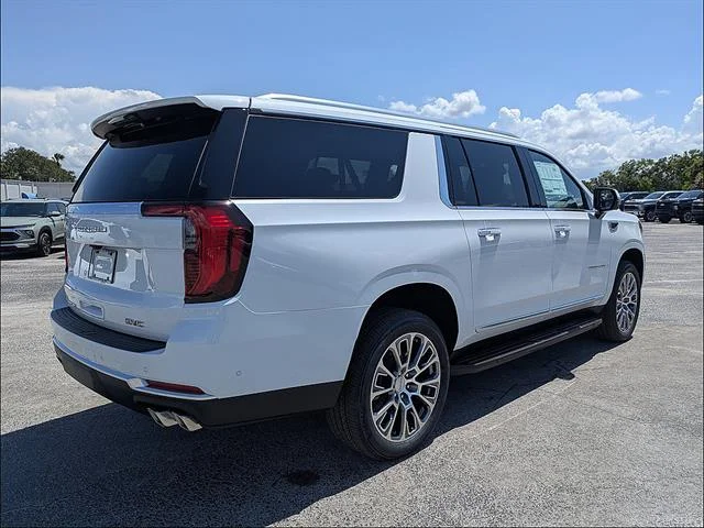 2026 GMC Yukon XL Denali - Photo 7