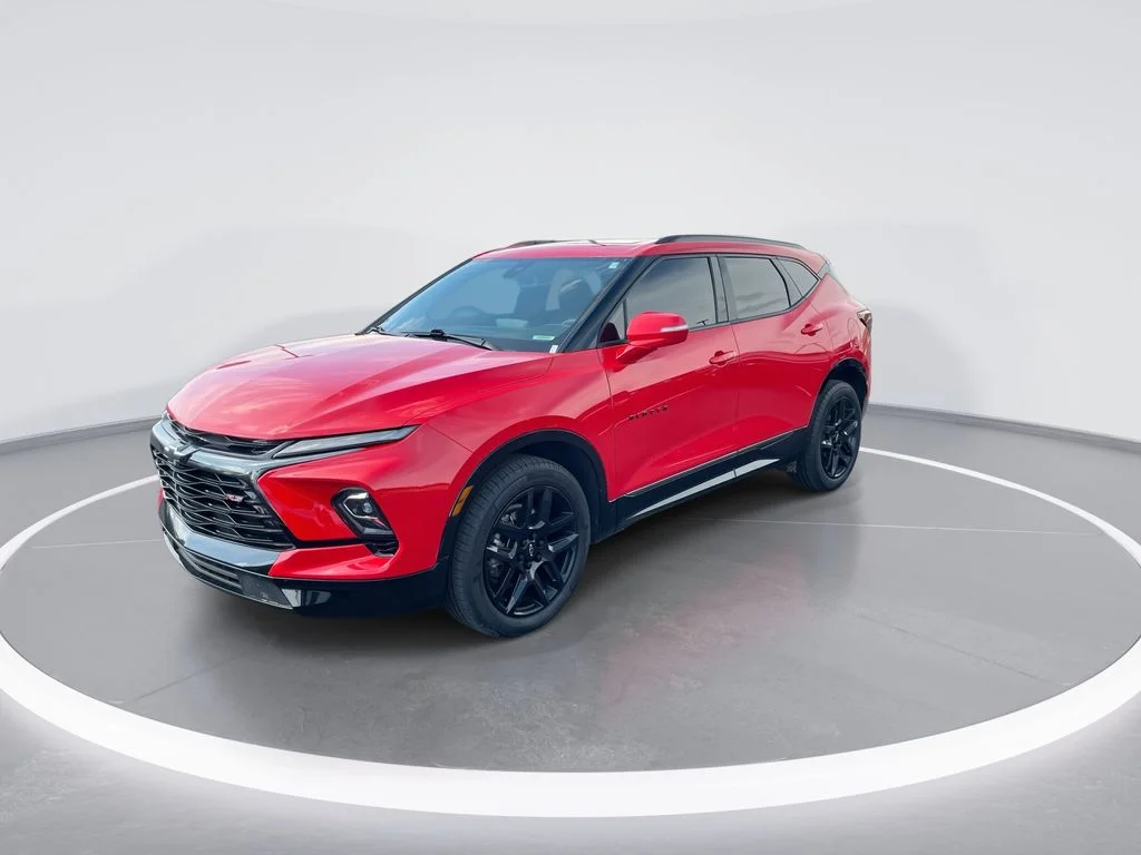 Used 2023 Red Chevrolet RS image 4