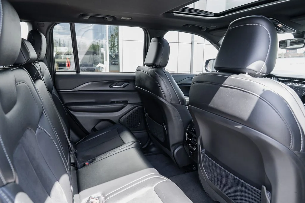 Used 2024 Black Jeep Altitude X image 26