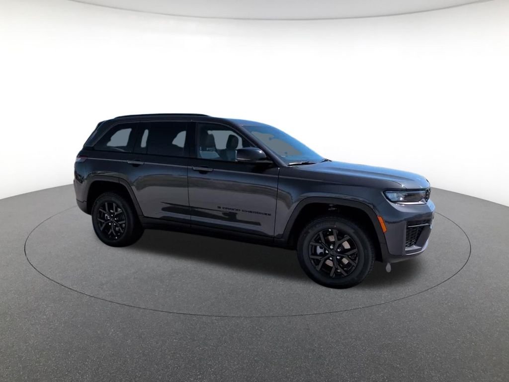 New 2026 Baltic Gray Metallic Clear-Coat Exterior Paint Jeep Altitude image 5