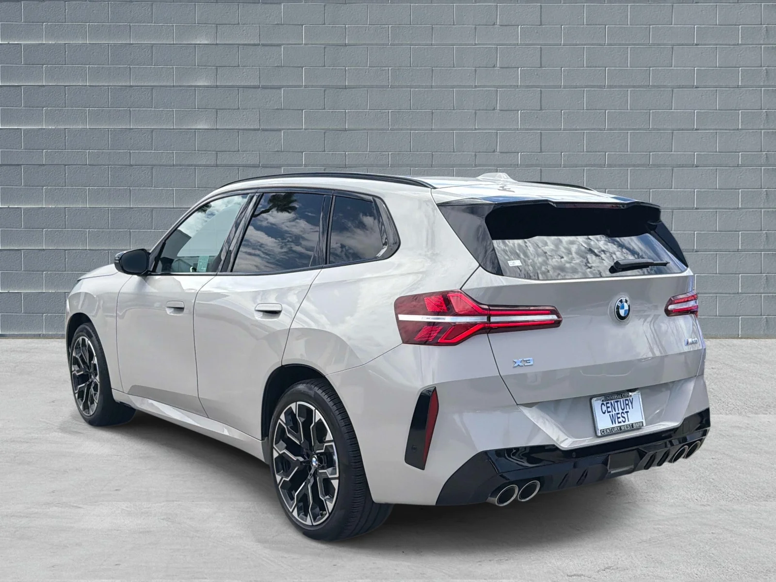 Used 2026 Dune Grey Metallic BMW M50 xDrive Sports Activity Vehicle image 4