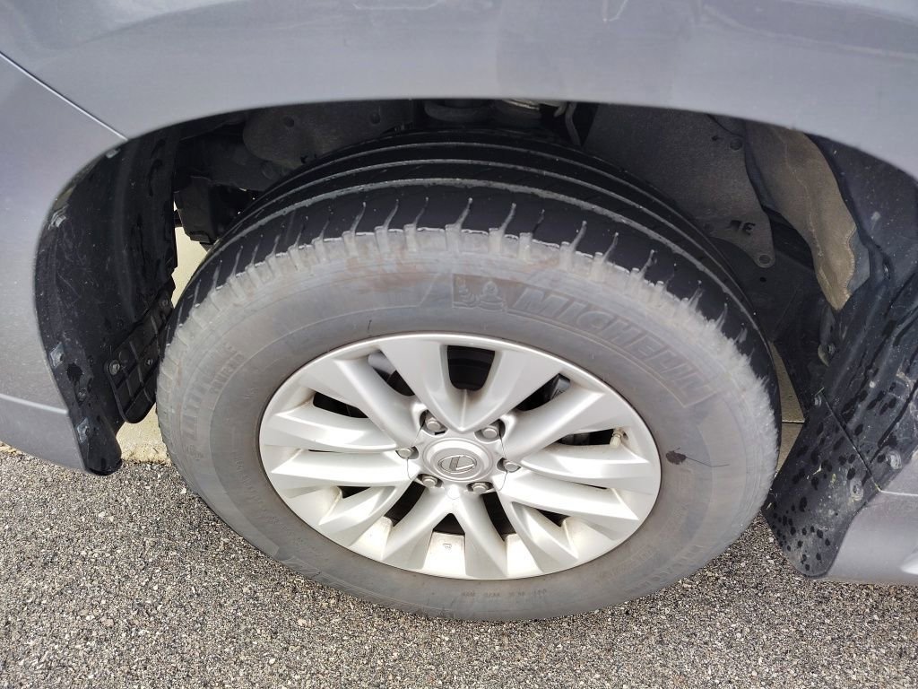 Certified Used 2023 Gray Pearl Lexus 460 Premium image 13