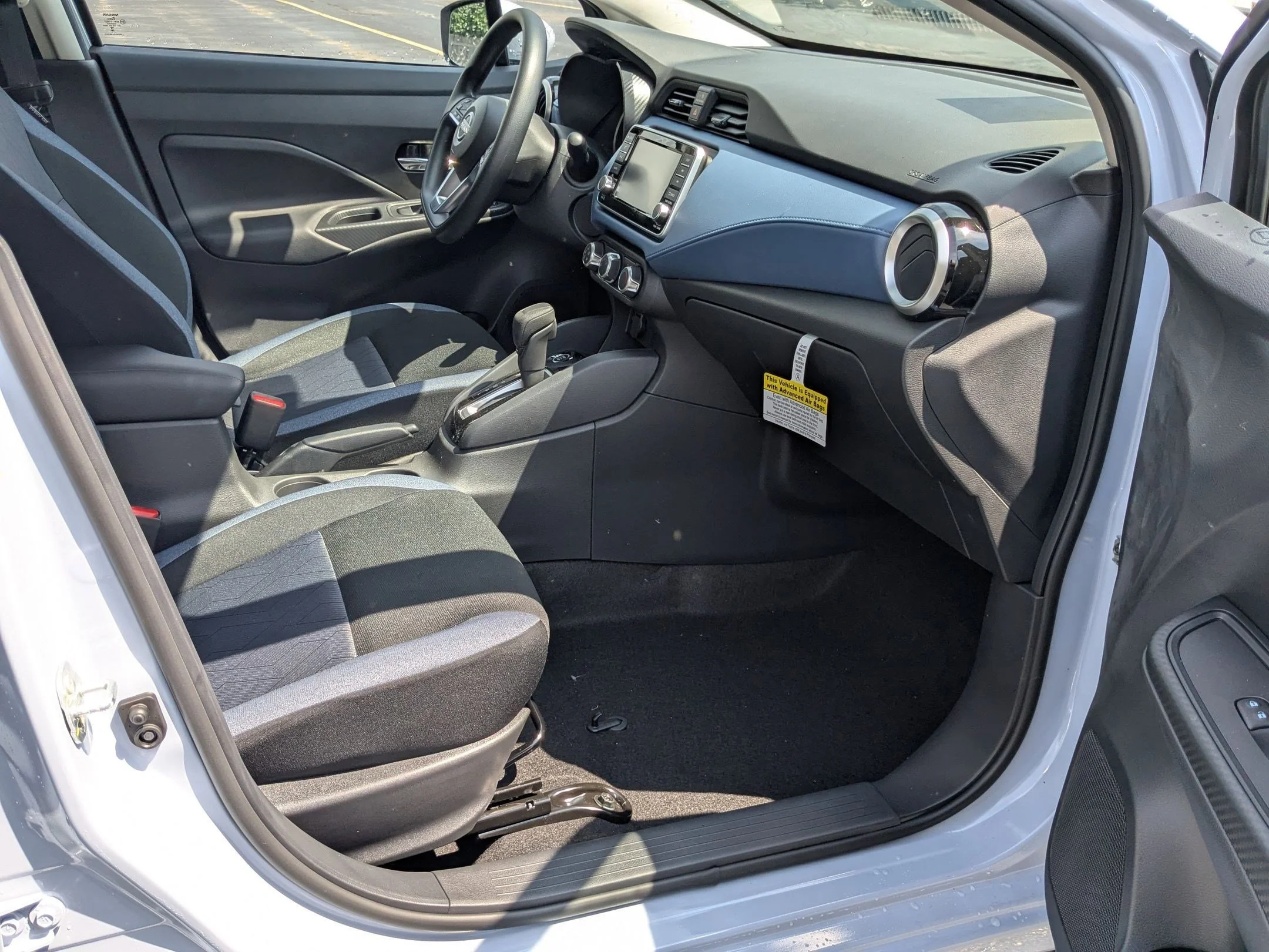 2025 Nissan Versa Sedan SV - Photo 21