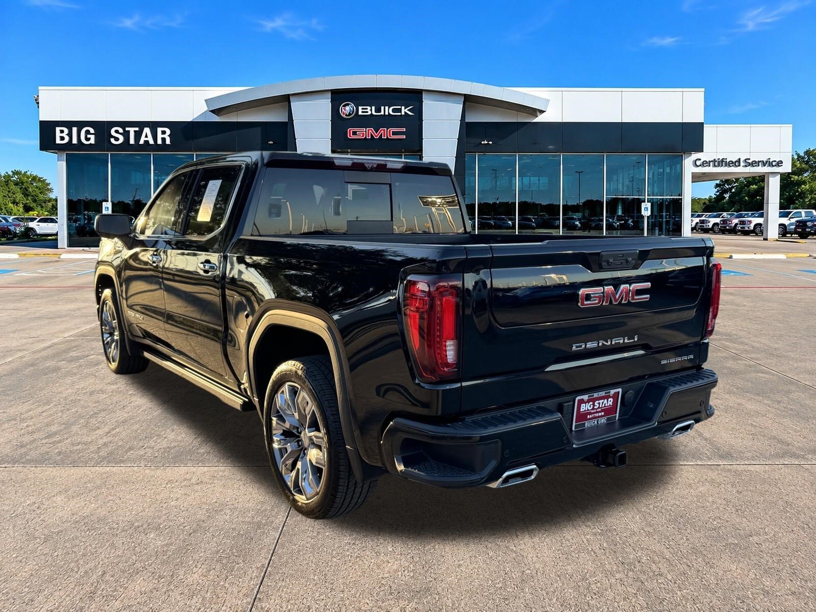 Used 2025 Onyx Black GMC Denali image 4