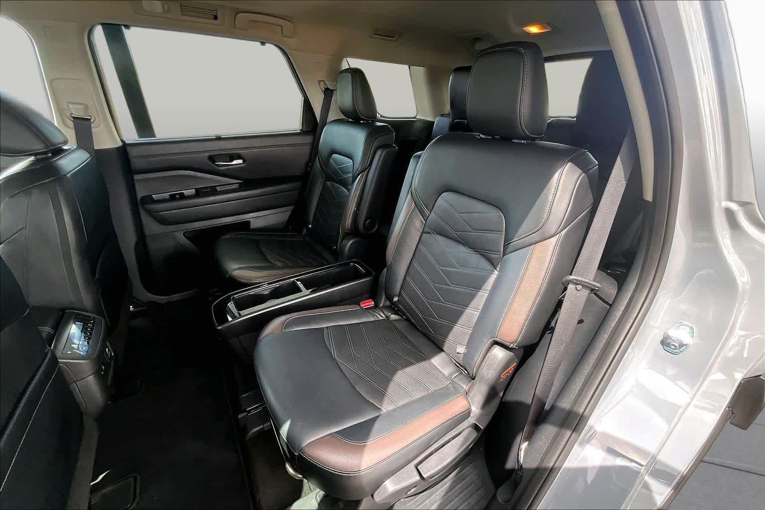 Certified Used 2023 Solid Gray/Super Black Nissan Platinum image 20