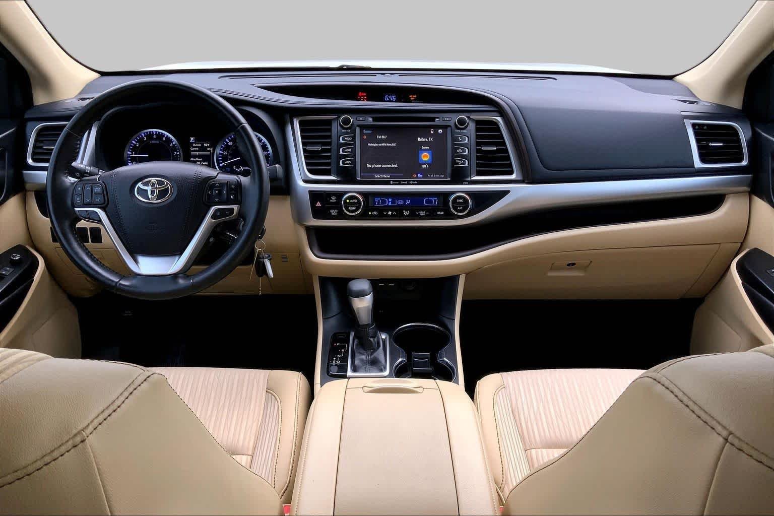 Used 2019 Blizzard Pearl Toyota LE image 15