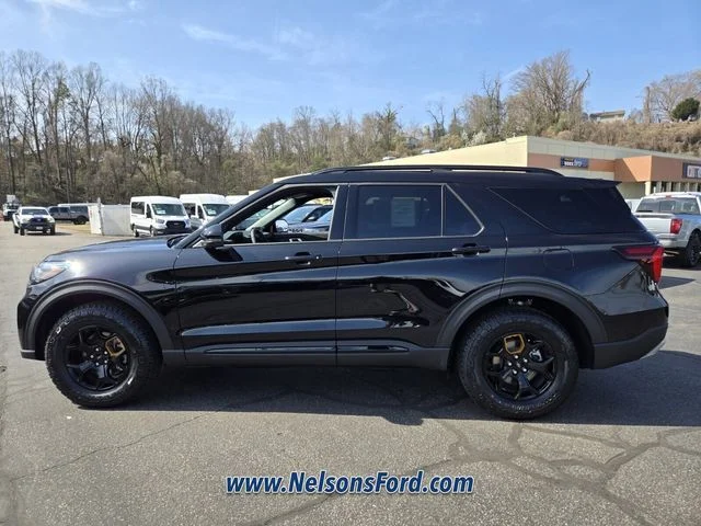 New 2026 Agate Black Metallic Ford Tremor® image 24