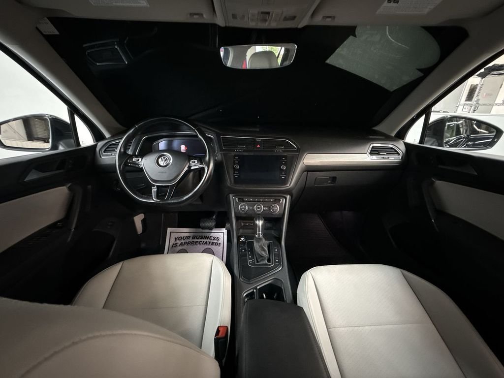 Used 2019 Deep Black Volkswagen 2.0T SEL image 20