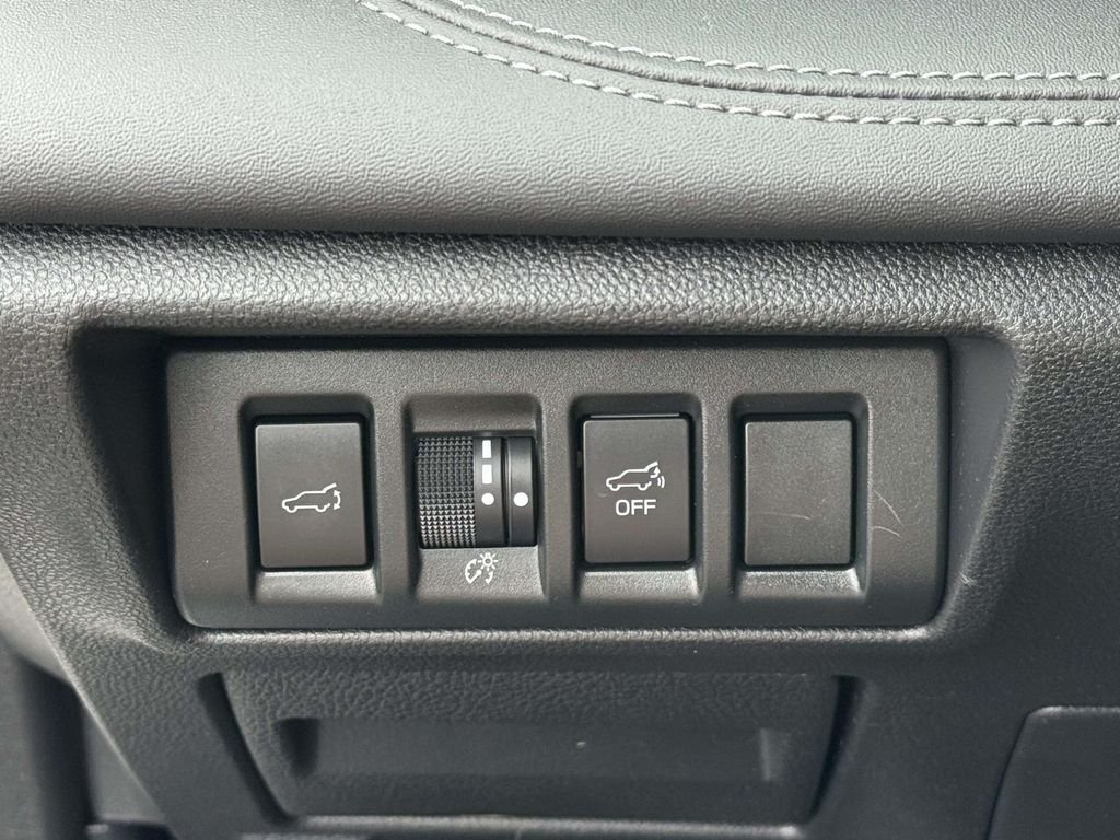 Used 2022 White Subaru Touring image 28