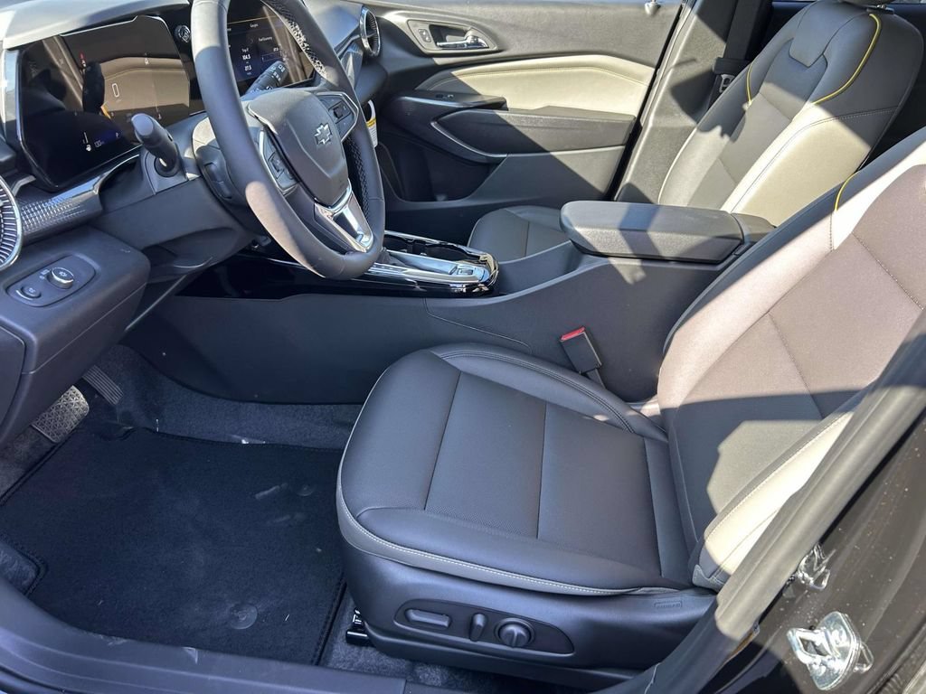 New 2026 Mosaic Black Metallic Chevrolet ACTIV image 15