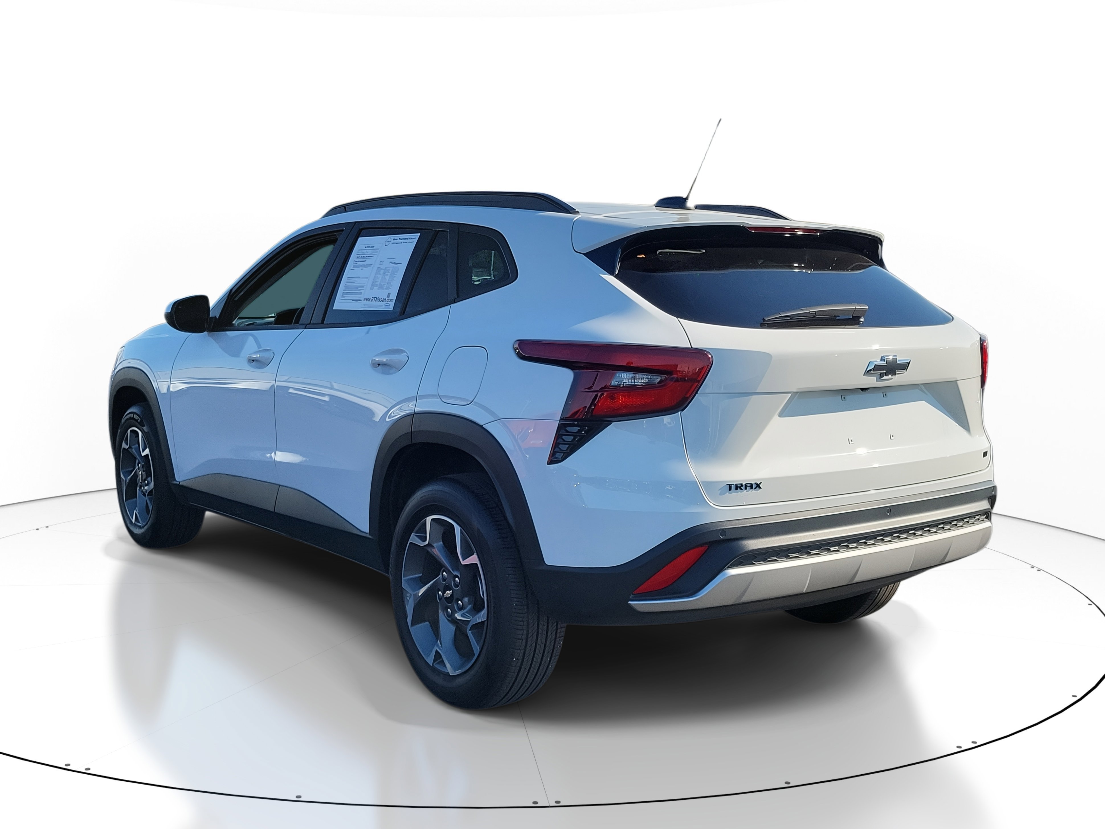 2024 Chevrolet Trax LT photo 3