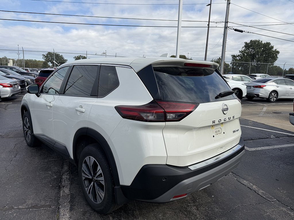 Used 2023 Pearl White TriCoat Nissan SV image 3