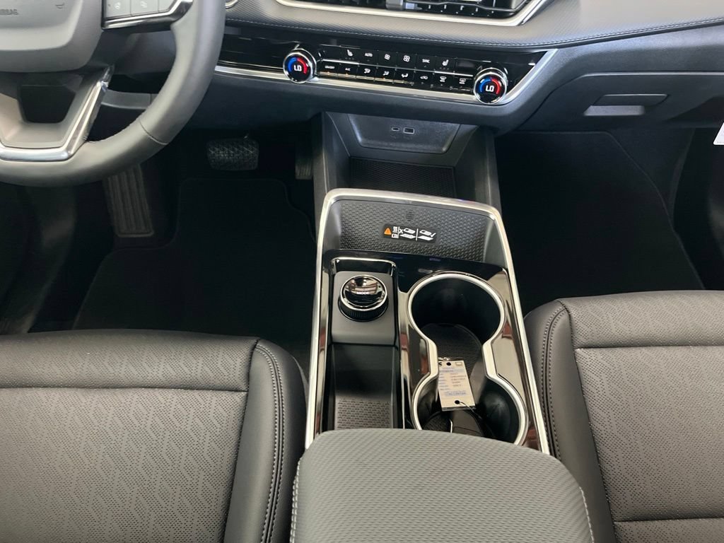 2027 Chevrolet Equinox LT - Photo 10