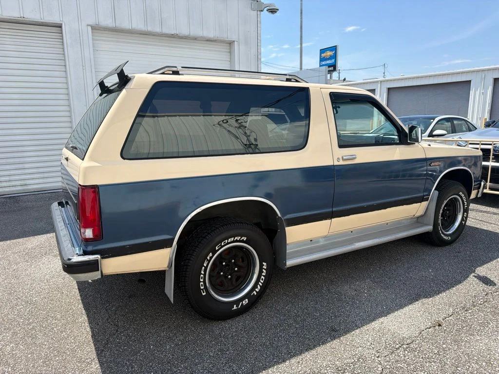Used 1989 Blue GMC Base image 5