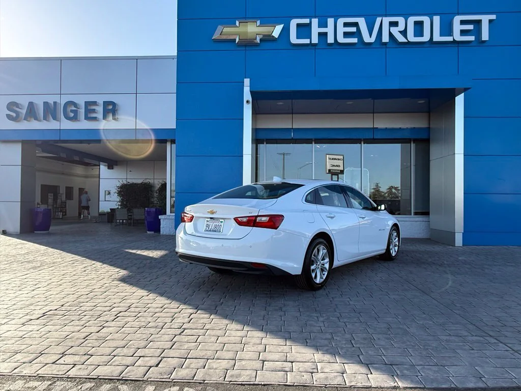 Used 2024 Summit White Chevrolet 1LT image 8