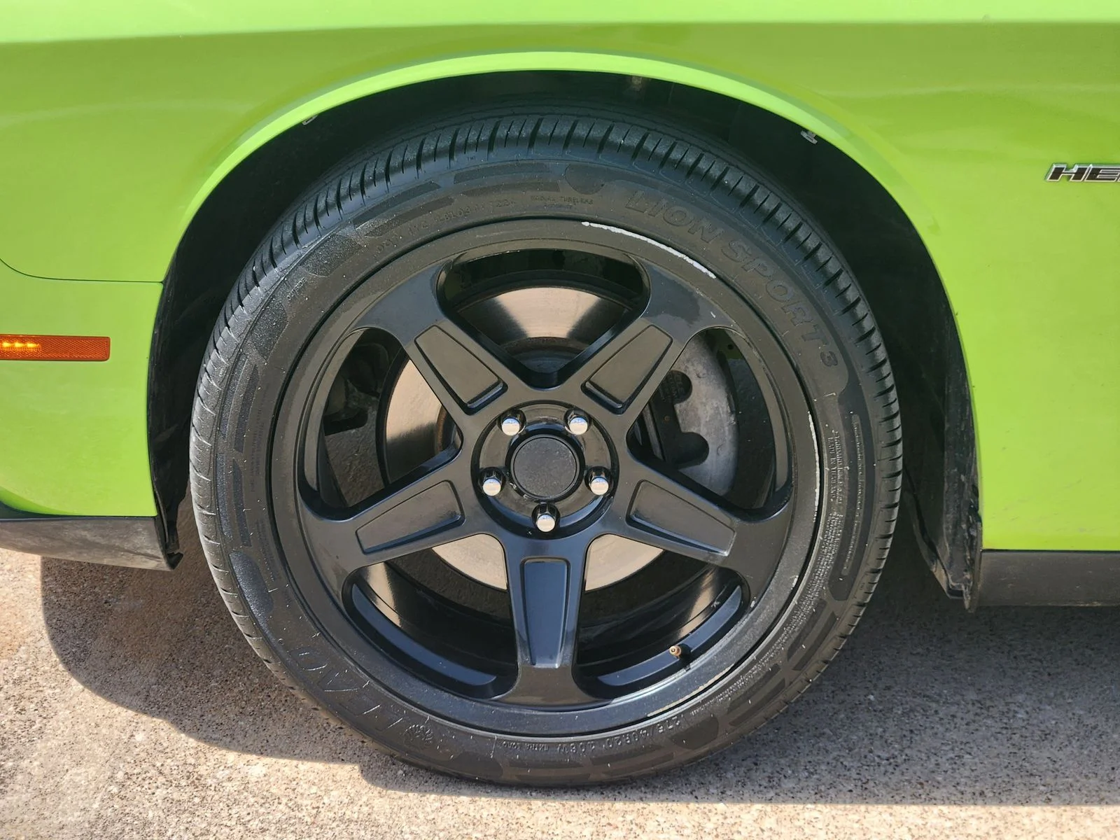 Used 2015 Beige Dodge R/T image 9