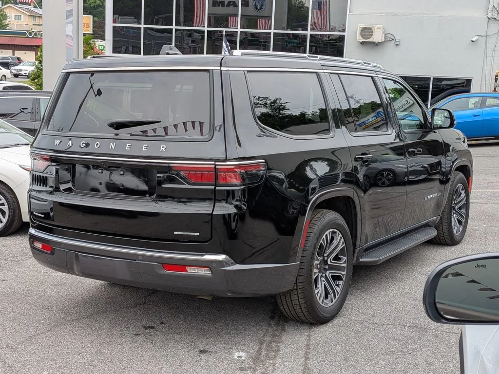 Used 2022 Black Jeep Series III image 6