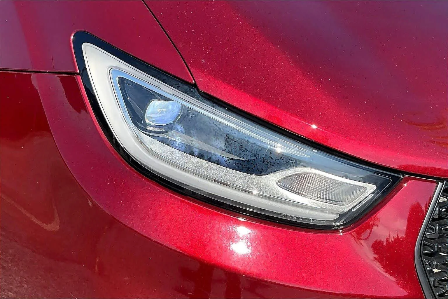 Used 2023 Velvet Red Pearlcoat Chrysler Limited image 28