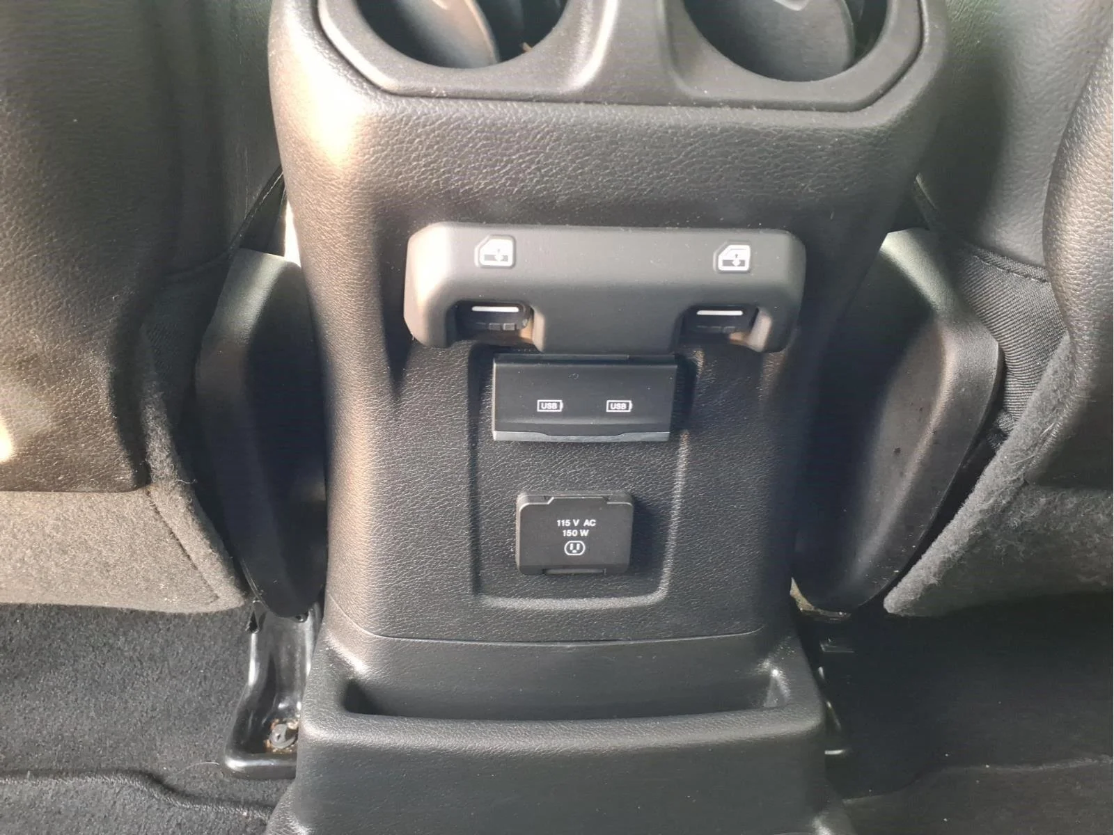 Used 2025 Granite Crystal Metallic Clearcoat Jeep Sahara image 12