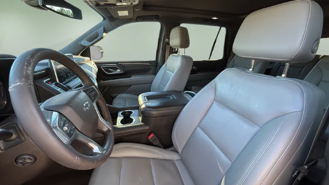 Used 2022 Beige Chevrolet Z71 image 18