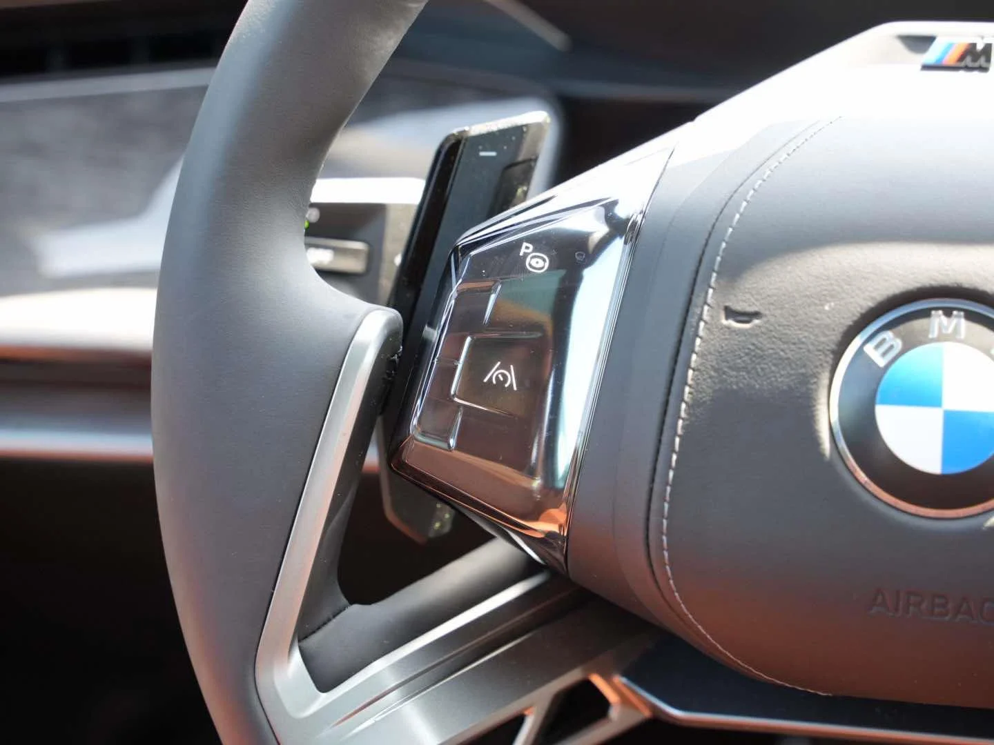 New 2027 Dravit Grey Metallic BMW 740i image 9