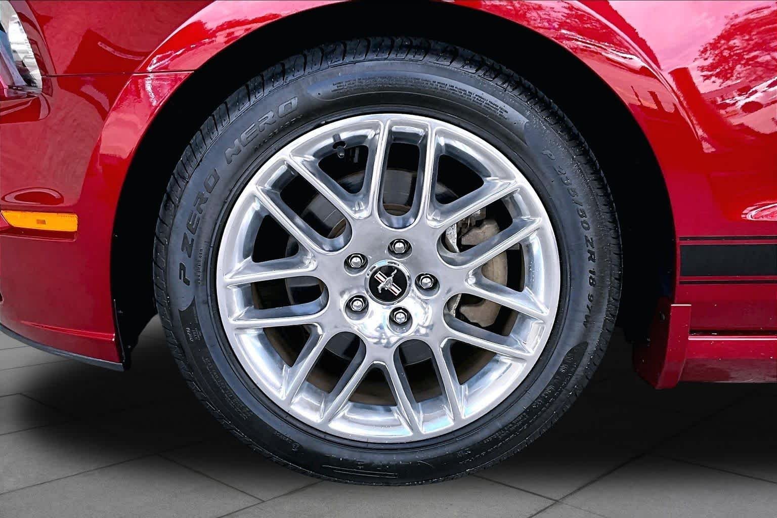 Used 2014 Ruby Red Metallic Tinted Clearcoat Ford V6 Premium image 8