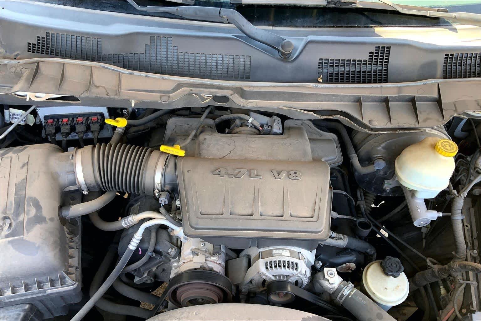 Used 2011 Bright White Ram SLT image 29