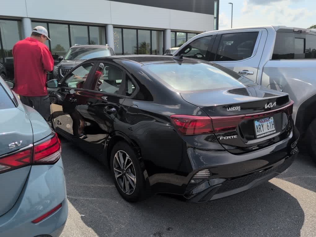 Used 2023 Aurora Black Kia LXS image 6