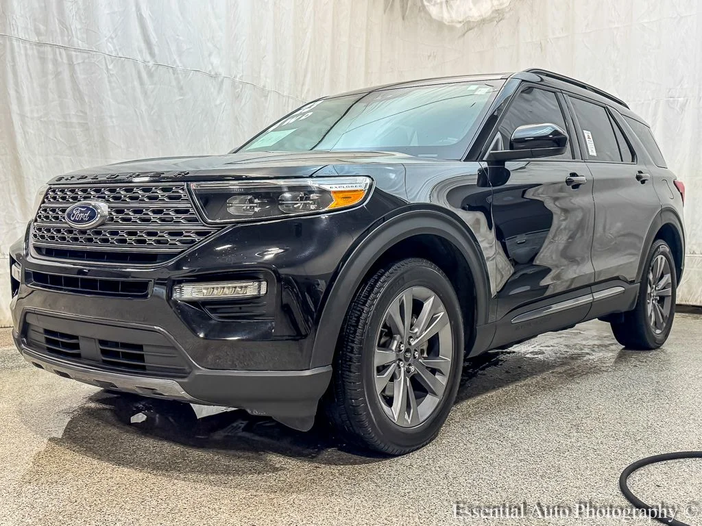 2023 Ford Explorer XLT 4WD's photo