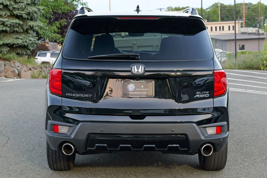 Used 2023 Black Honda Elite image 6