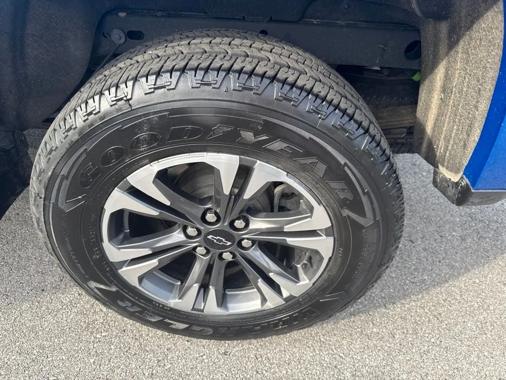 Used 2021 Blue Chevrolet Z71 image 44