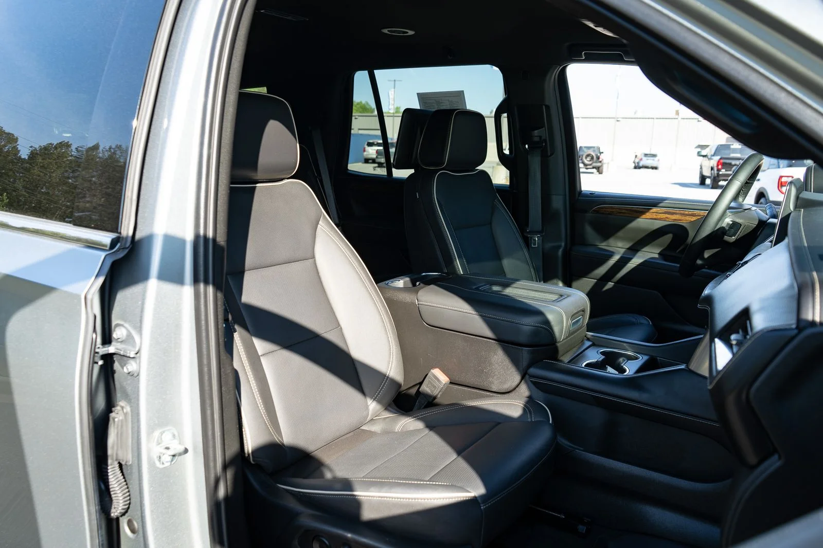 Used 2024 Gray Chevrolet Premier image 23