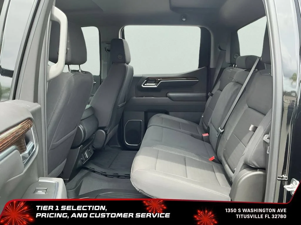 Used 2025 Onyx Black GMC Elevation image 28