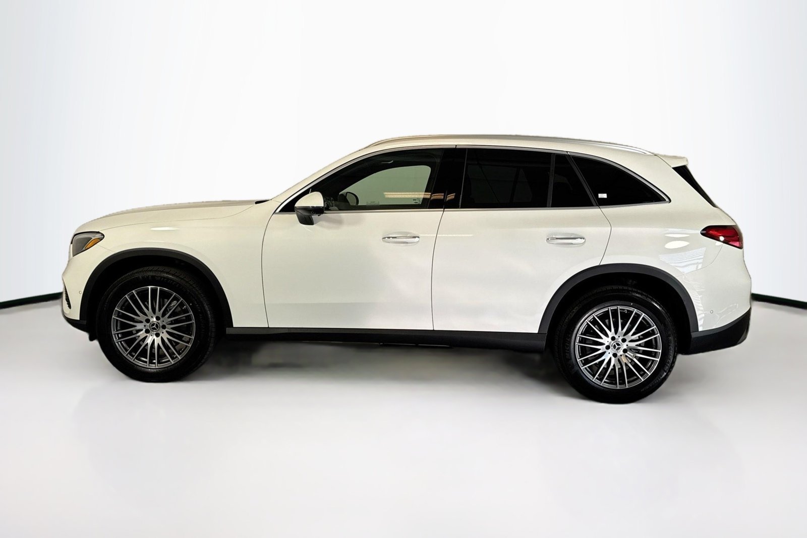 New 2026 Polar White Mercedes-Benz GLC 300 image 8