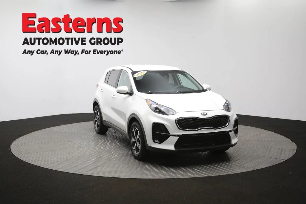 Used 2022 White Kia LX image 44