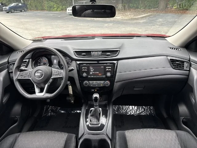Used 2017 Red Nissan S image 9