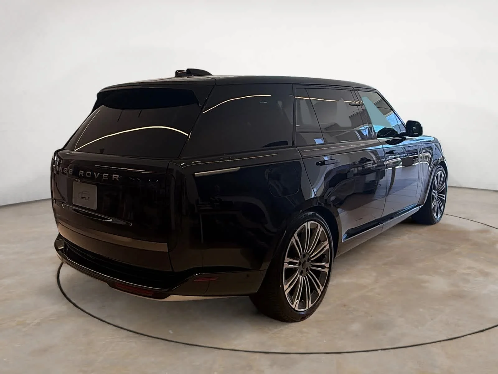 New 2026 Santorini Black Land Rover P530 LWB 7 Seat image 4